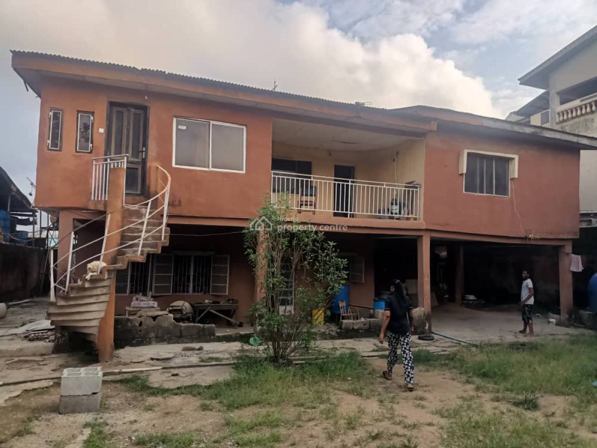 Commercial Property Along Shasha Road Akowonjo Alimosho, Shasha Road Akowonjo, Akowonjo, Alimosho, Lagos, Plaza / Complex / Mall for Sale