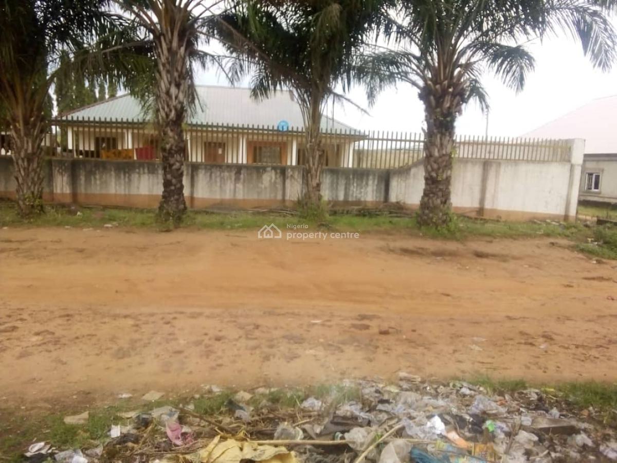 Large Commercial Complex, Along Kabba/okene Expressway, Felele. 1 Min From Ful, Lokoja, Kogi, Commercial Property for Sale