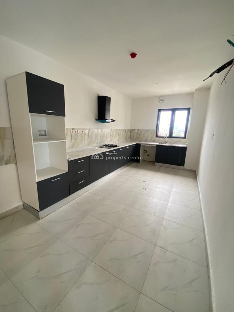 Newly Built and Serviced with 24/7 Power Supply 4 Bedroom En-suite Mai, Lekki Phase 1, Lekki, Lagos, House for Rent