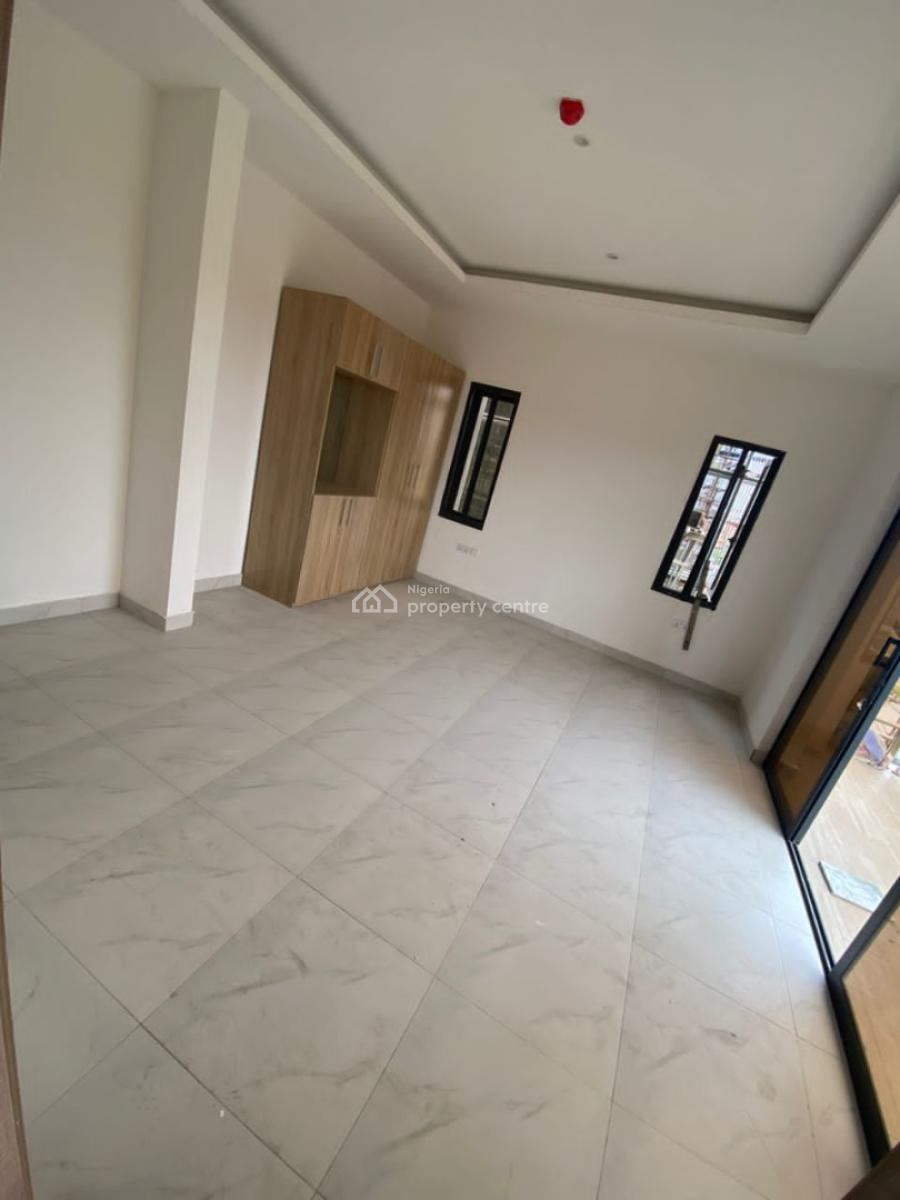 Newly Built and Serviced with 24/7 Power Supply 3 Bedroom En-suite Fla, Lekki Phase 1, Lekki, Lagos, Flat / Apartment for Rent