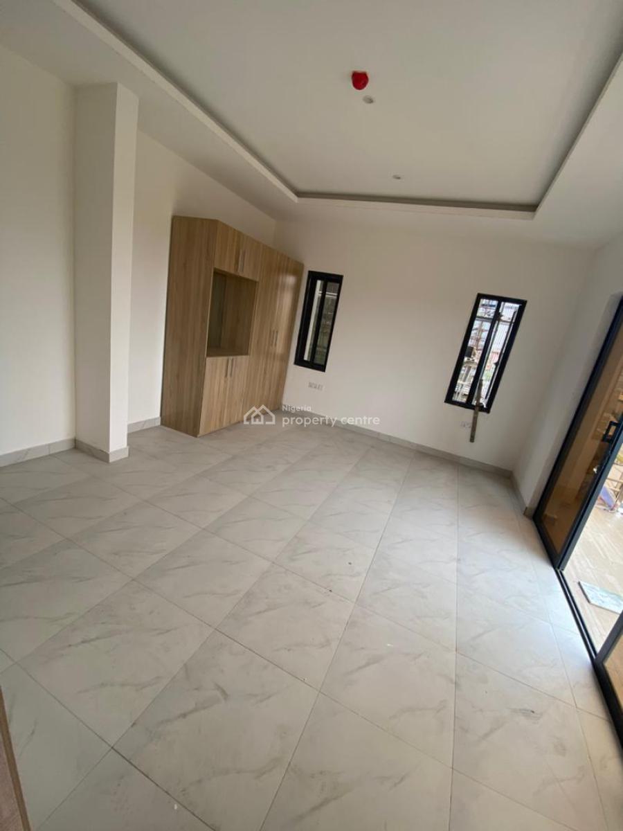 Newly Built and Serviced with 24/7 Power Supply 3 Bedroom En-suite Fla, Lekki Phase 1, Lekki, Lagos, Flat / Apartment for Rent