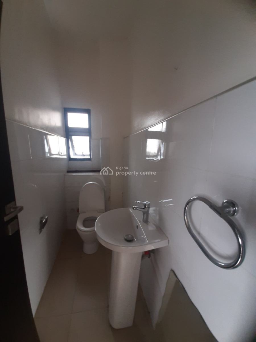 Serviced 3 Bedroom En-suite Flat with Fitted Kitchen/pantry, Cooker, H, Victoria Island (vi), Lagos, Flat / Apartment for Rent