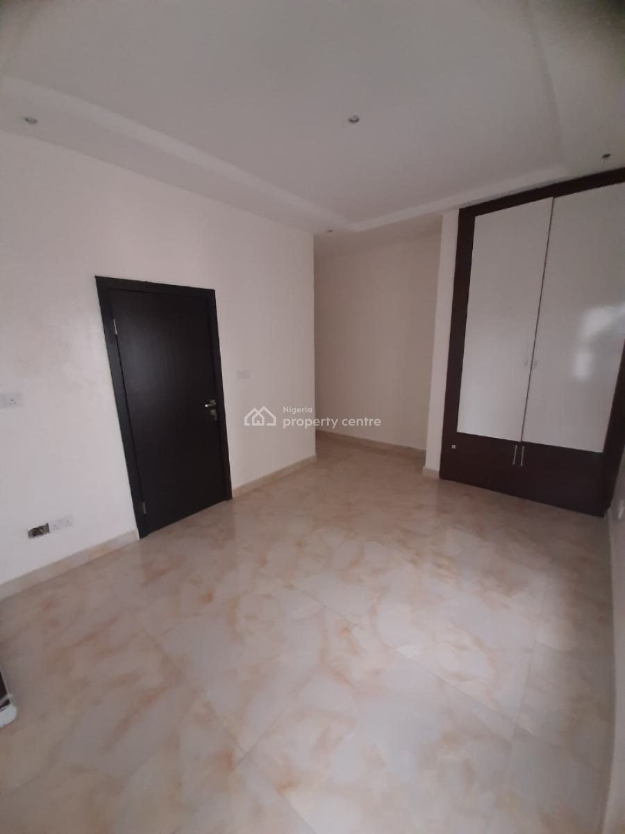 Serviced 3 Bedroom En-suite Flat with Fitted Kitchen/pantry, Cooker, H, Victoria Island (vi), Lagos, Flat / Apartment for Rent