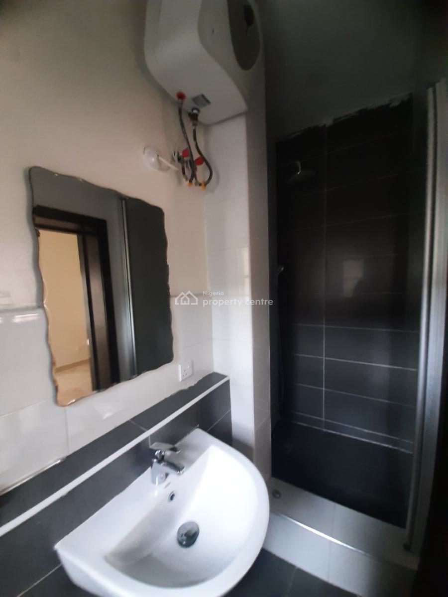 Serviced 3 Bedroom En-suite Flat with Fitted Kitchen/pantry, Cooker, H, Victoria Island (vi), Lagos, Flat / Apartment for Rent