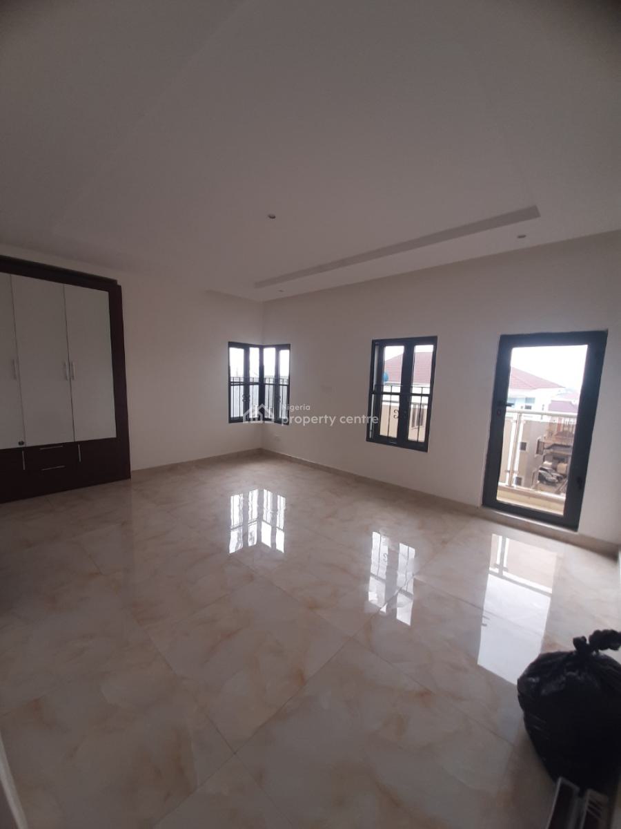 Serviced 3 Bedroom En-suite Flat with Fitted Kitchen/pantry, Cooker, H, Victoria Island (vi), Lagos, Flat / Apartment for Rent