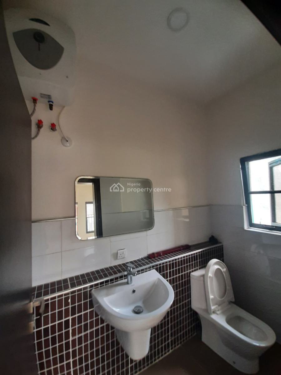 Serviced 3 Bedroom En-suite Flat with Fitted Kitchen/pantry, Cooker, H, Victoria Island (vi), Lagos, Flat / Apartment for Rent