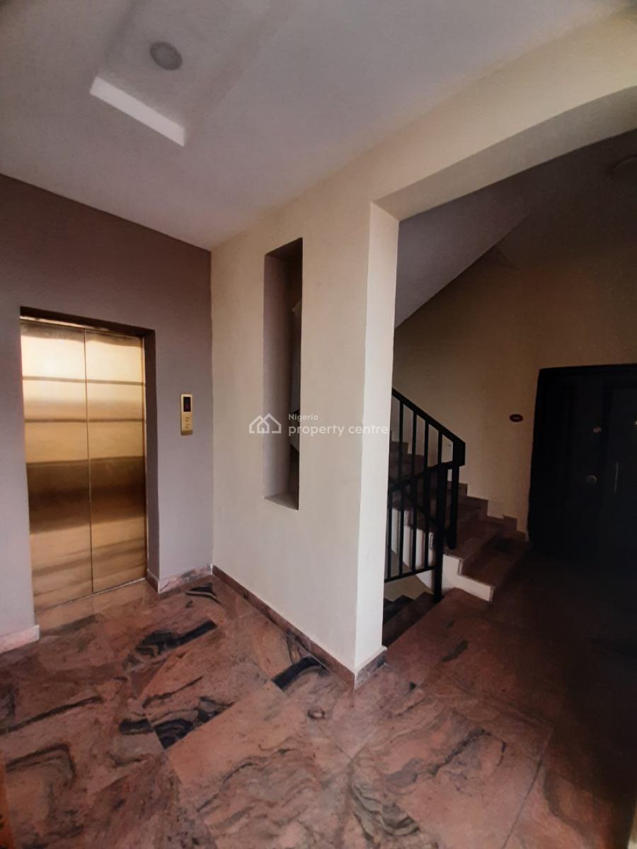 Serviced 3 Bedroom En-suite Flat with Fitted Kitchen/pantry, Cooker, H, Victoria Island (vi), Lagos, Flat / Apartment for Rent