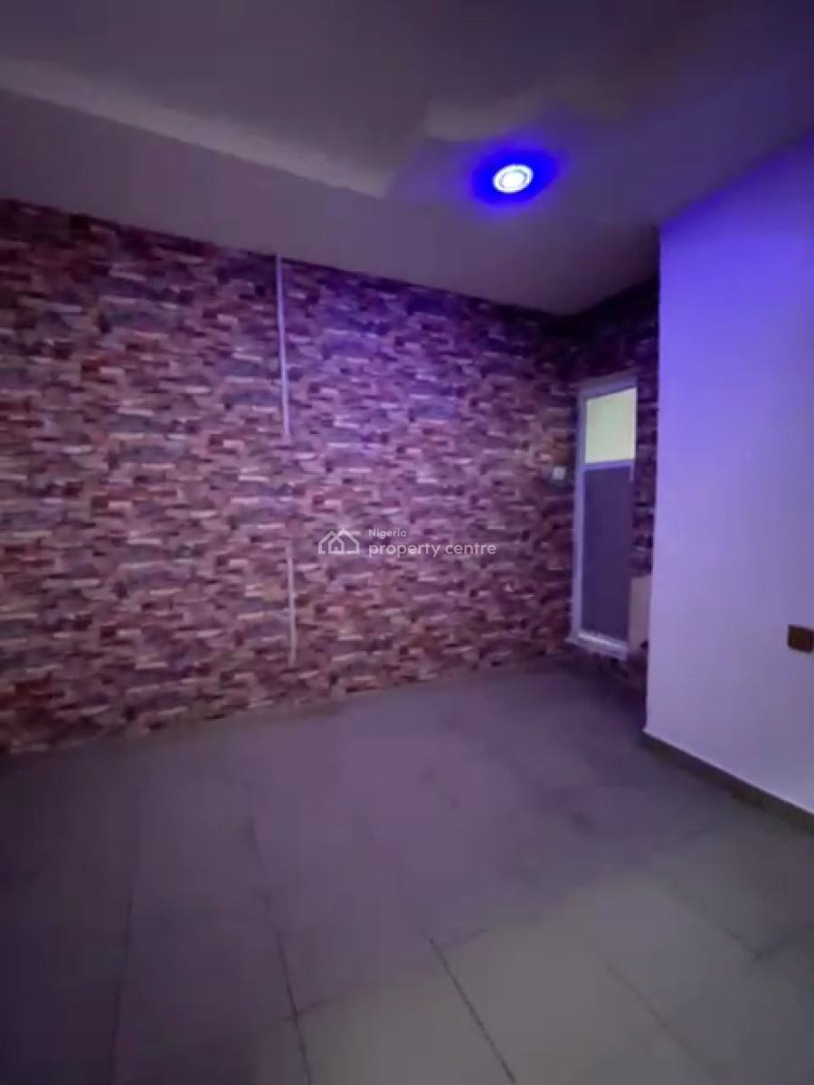 Lovely 1bedroom Flat Upstairs with Balcony, Obanikoro, Shomolu, Lagos, Mini Flat (room and Parlour) for Sale