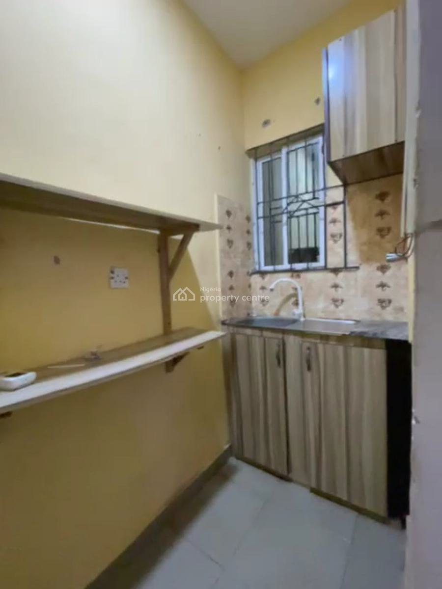 Lovely 1bedroom Flat Upstairs with Balcony, Obanikoro, Shomolu, Lagos, Mini Flat (room and Parlour) for Sale