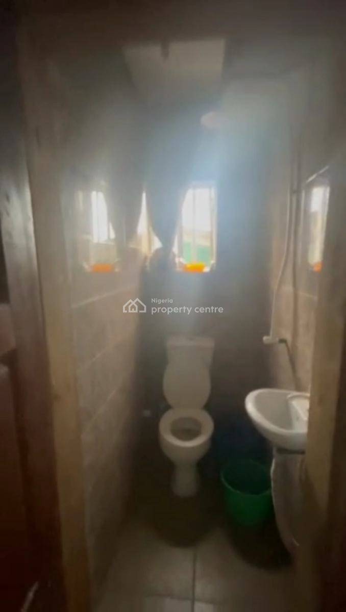 Very Decent & Spacious 2 Bedroom Flat, Ilaje, Akoka, Yaba, Lagos, Flat / Apartment for Rent