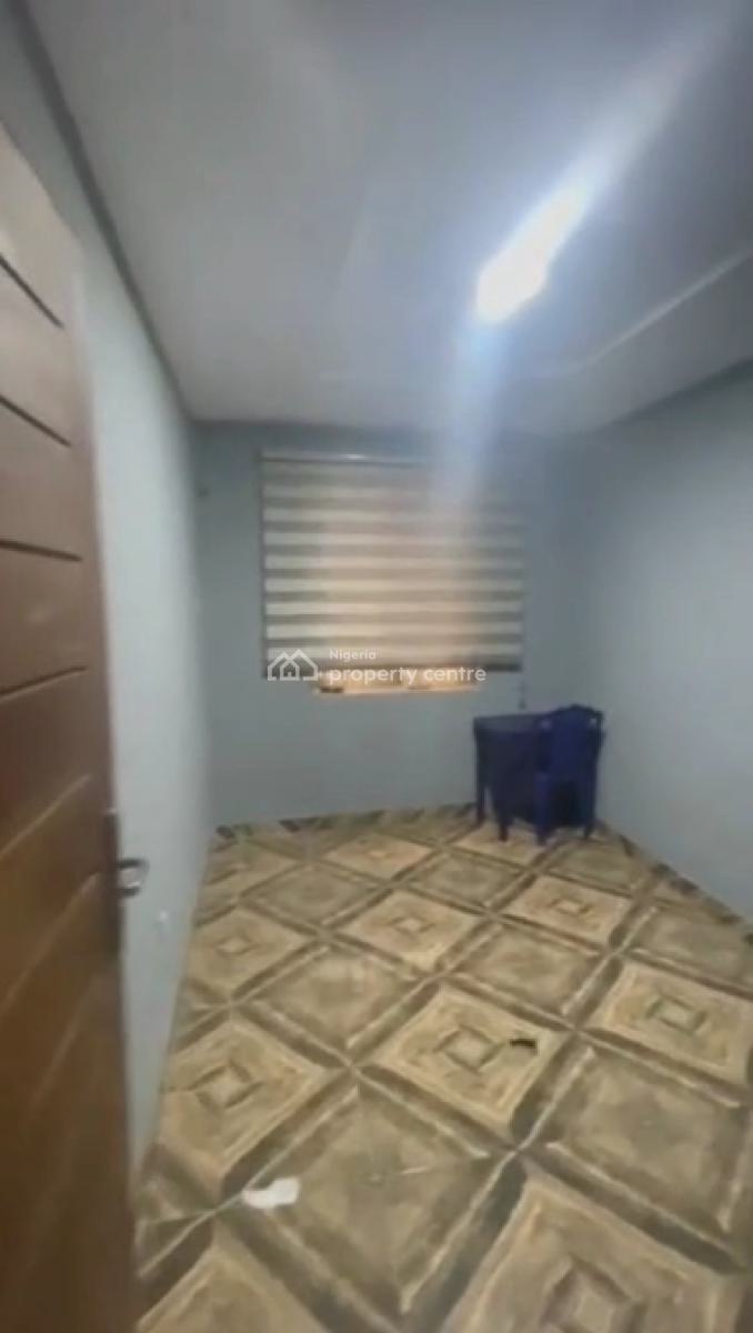 Very Decent & Spacious 2 Bedroom Flat, Ilaje, Akoka, Yaba, Lagos, Flat / Apartment for Rent