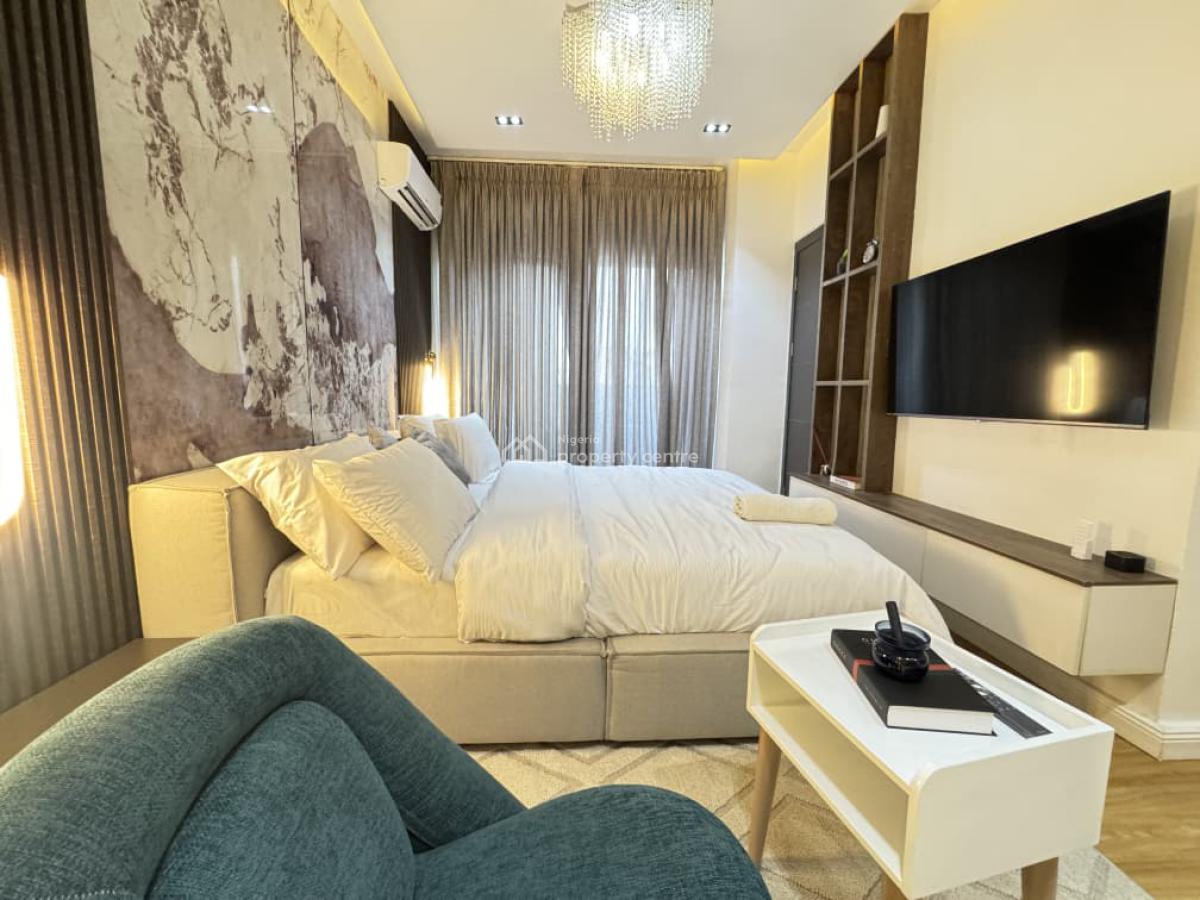 Newly Furnished Luxury 3 Bedroom with Pool and Ps5, Lekki Phase 1, Lekki, Lagos, Flat / Apartment Short Let