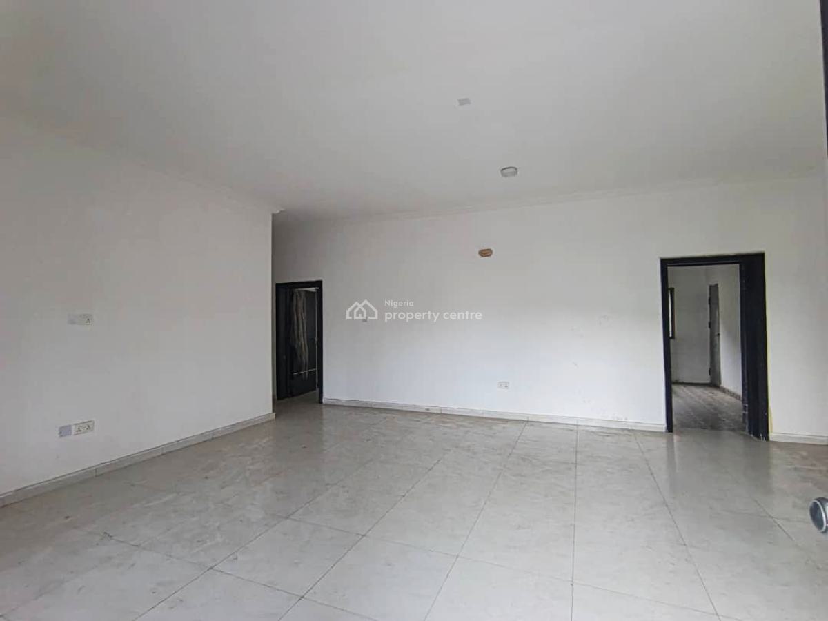 a 3 Bedroom Flat, Shoprite Road, Osapa, Lekki, Lagos, Flat / Apartment for Sale