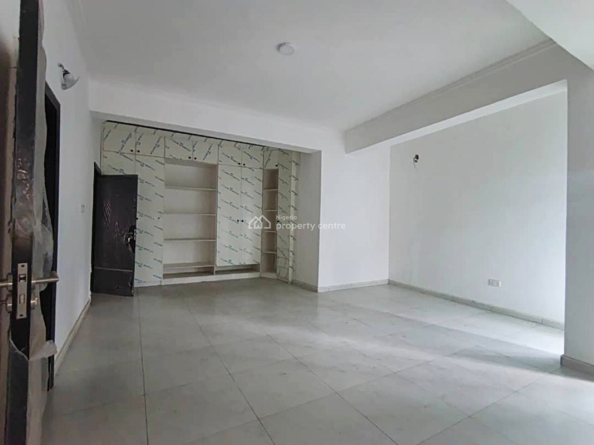 a 3 Bedroom Flat, Shoprite Road, Osapa, Lekki, Lagos, Flat / Apartment for Sale