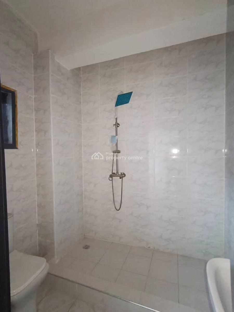 a 3 Bedroom Flat, Shoprite Road, Osapa, Lekki, Lagos, Flat / Apartment for Sale