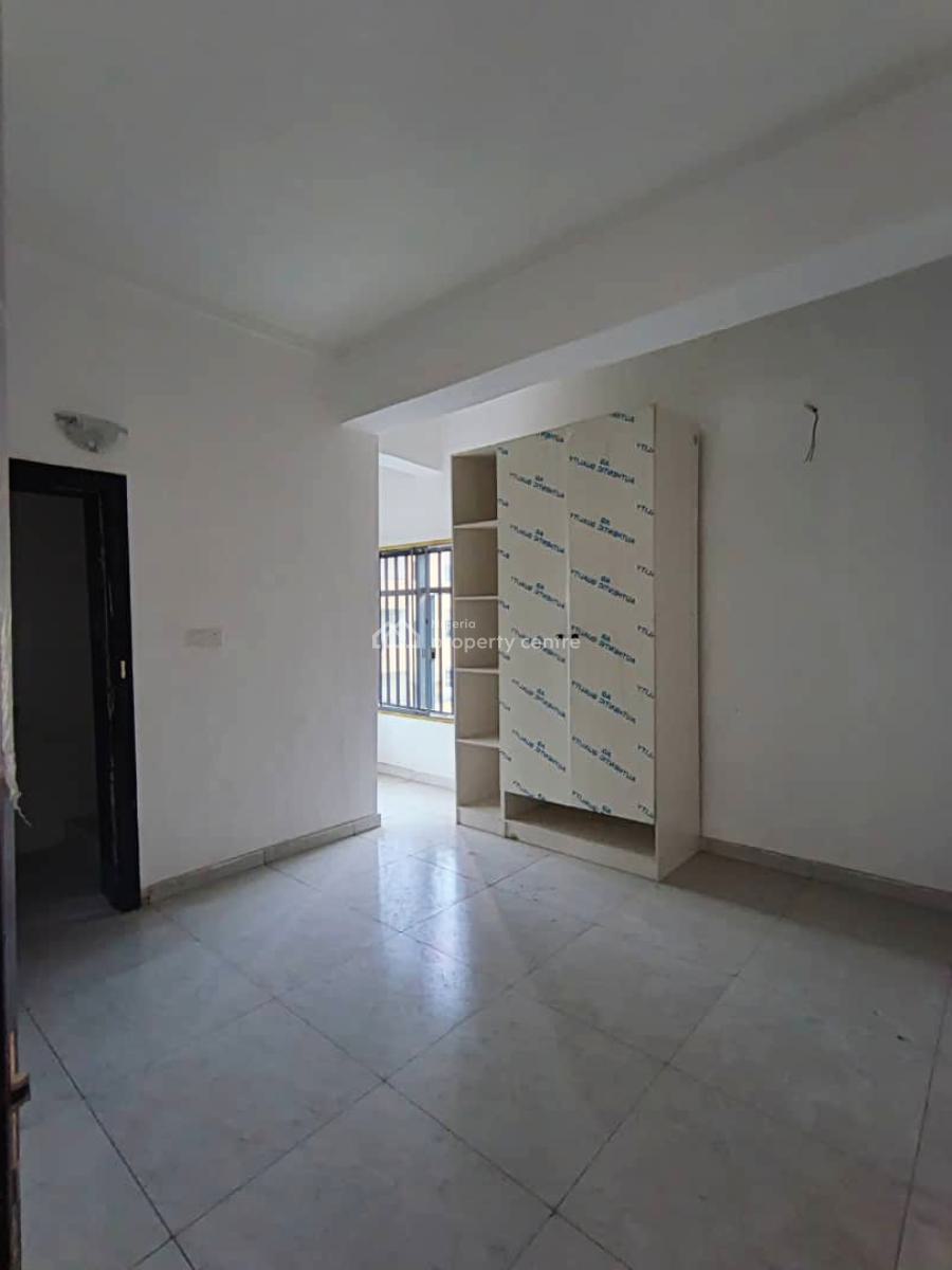 a 3 Bedroom Flat, Shoprite Road, Osapa, Lekki, Lagos, Flat / Apartment for Sale