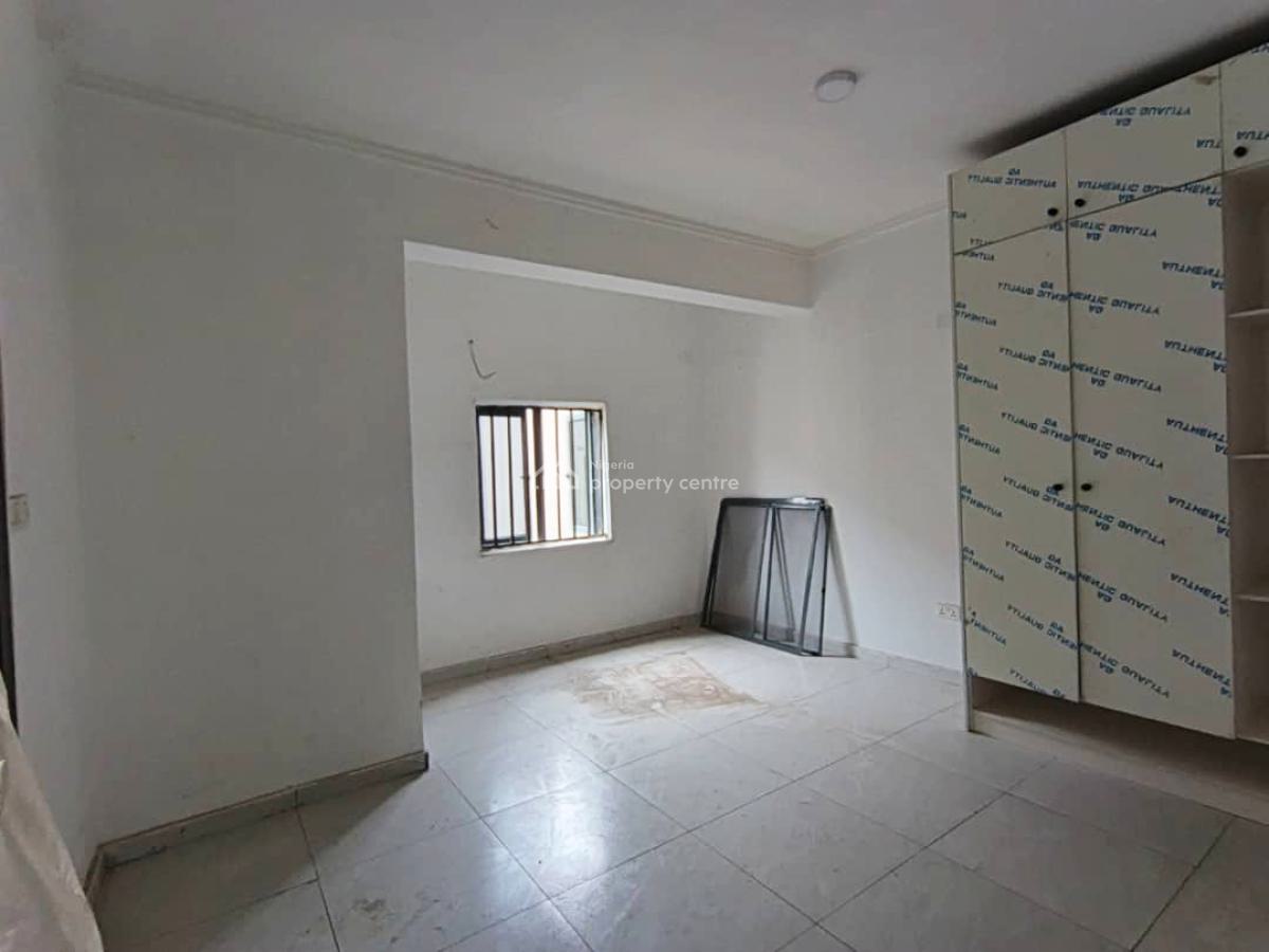 a 3 Bedroom Flat, Shoprite Road, Osapa, Lekki, Lagos, Flat / Apartment for Sale