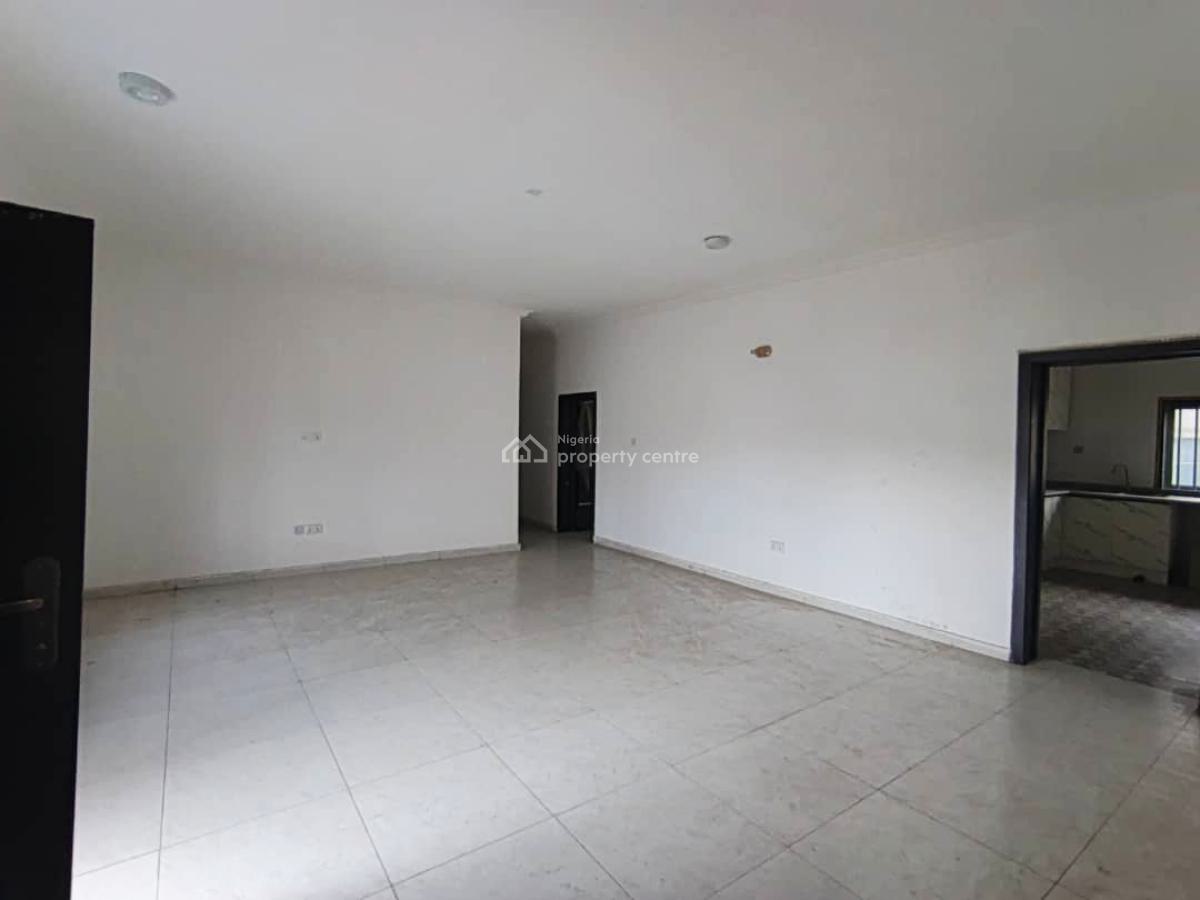 a 3 Bedroom Flat, Shoprite Road, Osapa, Lekki, Lagos, Flat / Apartment for Sale