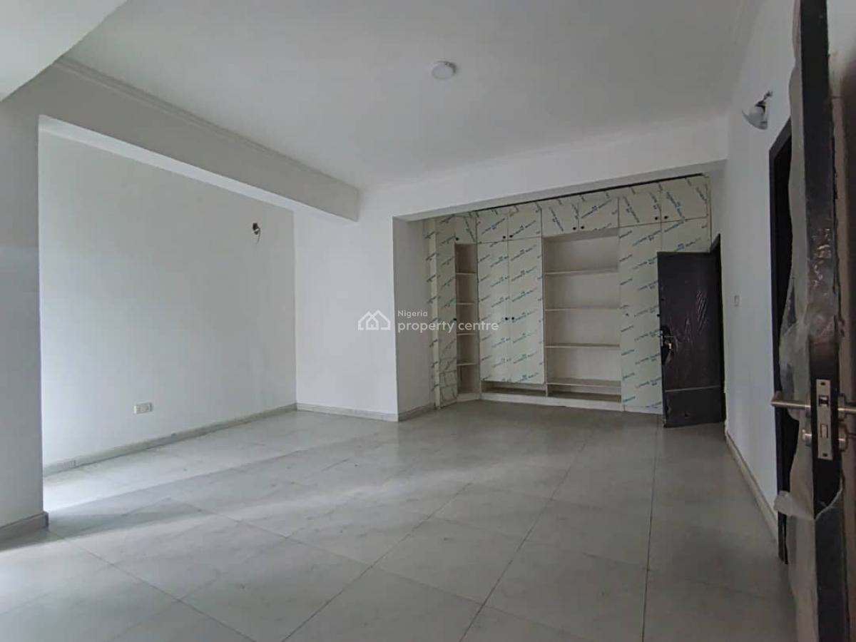 a 3 Bedroom Flat, Shoprite Road, Osapa, Lekki, Lagos, Flat / Apartment for Sale