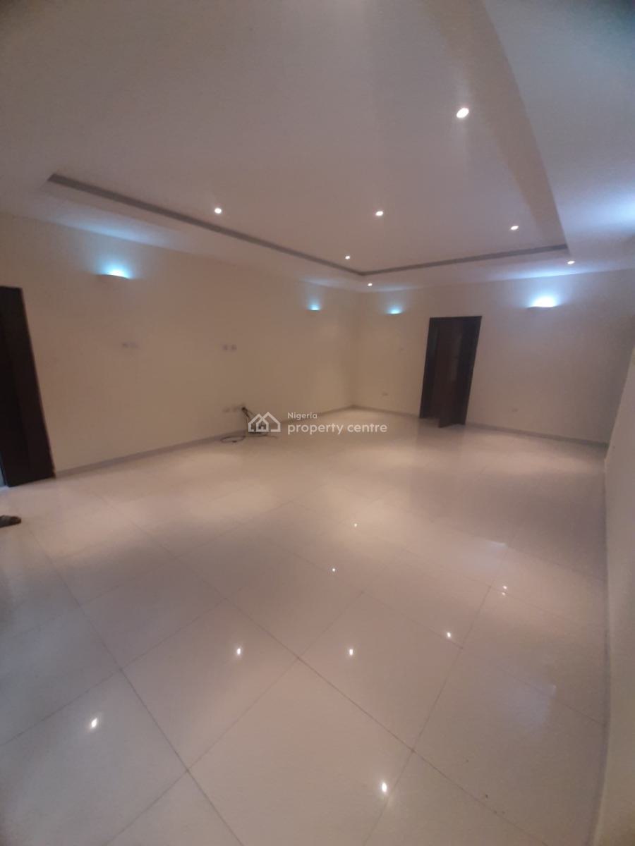 Serviced 3 Bedroom En-suite Flat with Fitted Kitchen, Air Conditioners, Lekki Phase 1, Lekki, Lagos, Flat / Apartment for Rent