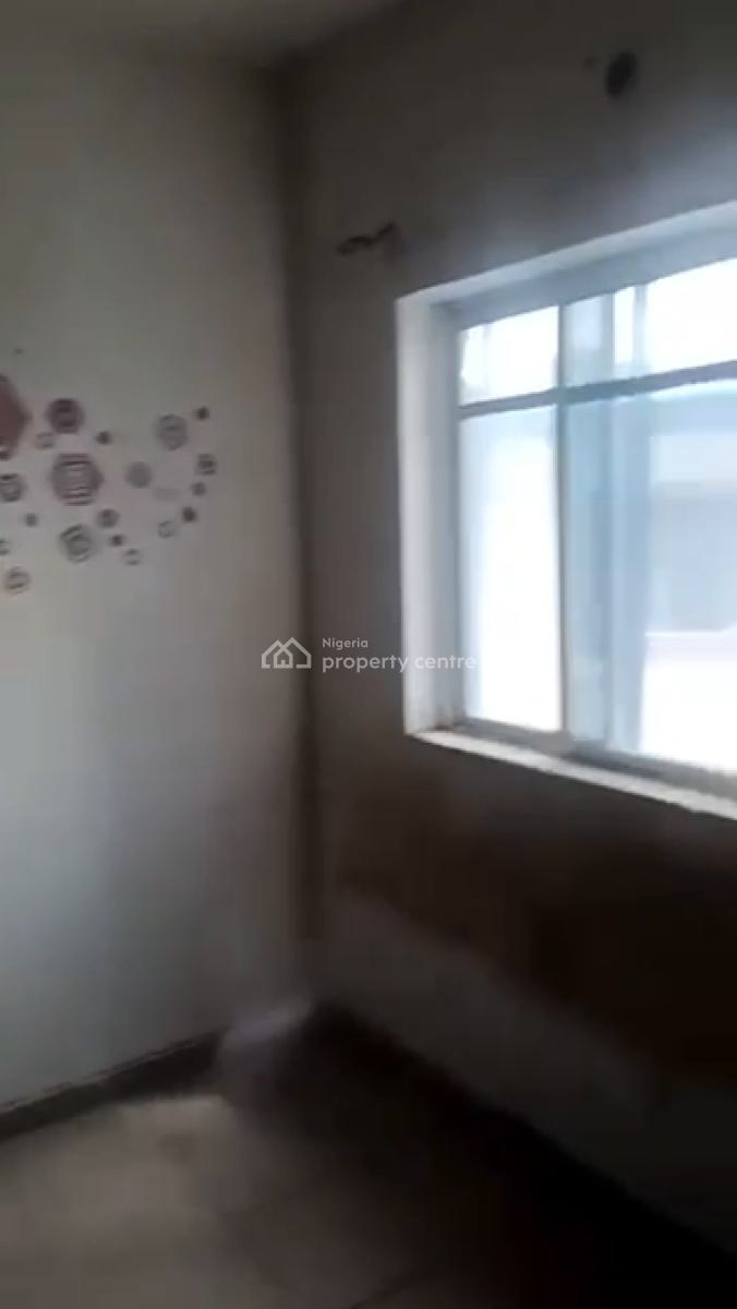 Very Nice & Standard Room Self-contain, Off Modupe Estate, Fola Agoro, Shomolu, Lagos, Self Contain (single Rooms) for Rent
