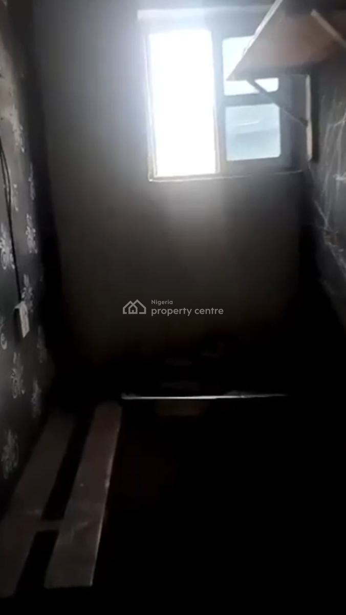 Very Nice & Standard Room Self-contain, Off Modupe Estate, Fola Agoro, Shomolu, Lagos, Self Contain (single Rooms) for Rent