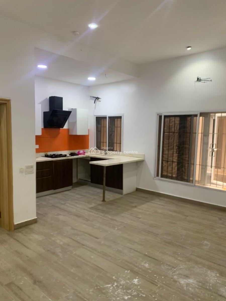 Lovely and Well Maintained One Bedroom Apartment, Right Side, Lekki Phase 1, Lekki, Lagos, Mini Flat (room and Parlour) for Rent