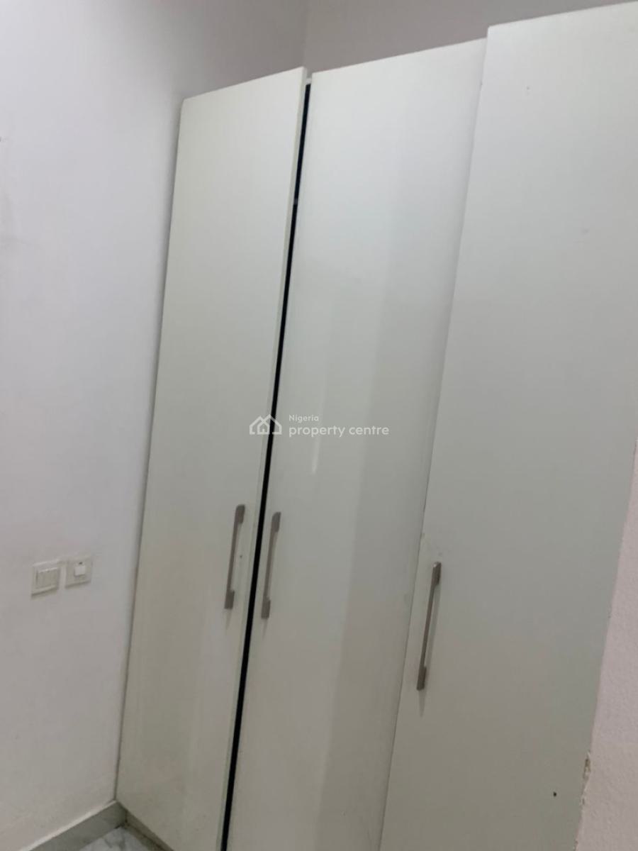 Lovely and Well Maintained One Bedroom Apartment, Right Side, Lekki Phase 1, Lekki, Lagos, Mini Flat (room and Parlour) for Rent