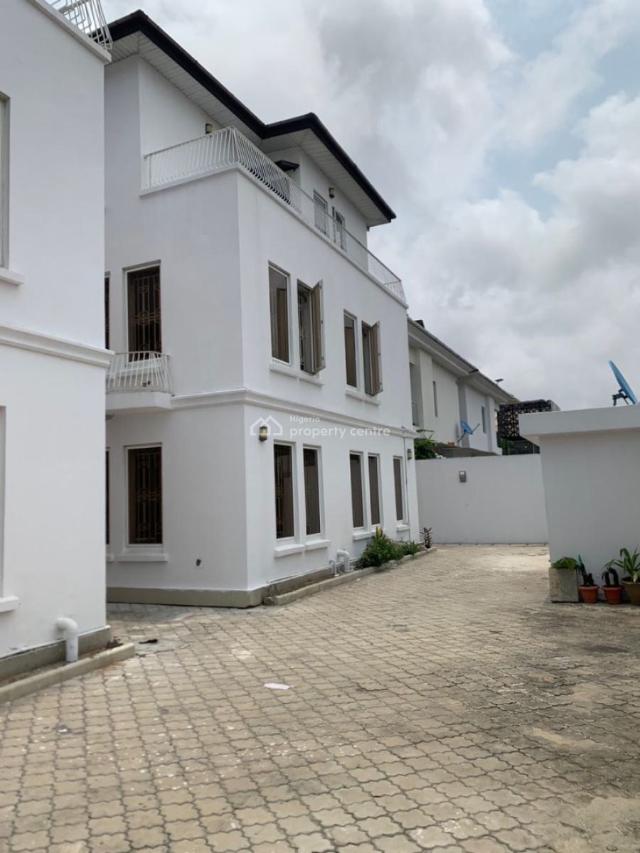 Newly Renovated Serviced One Bedroom Apartment, Lekki Phase 1, Lekki, Lagos, Mini Flat (room and Parlour) for Rent