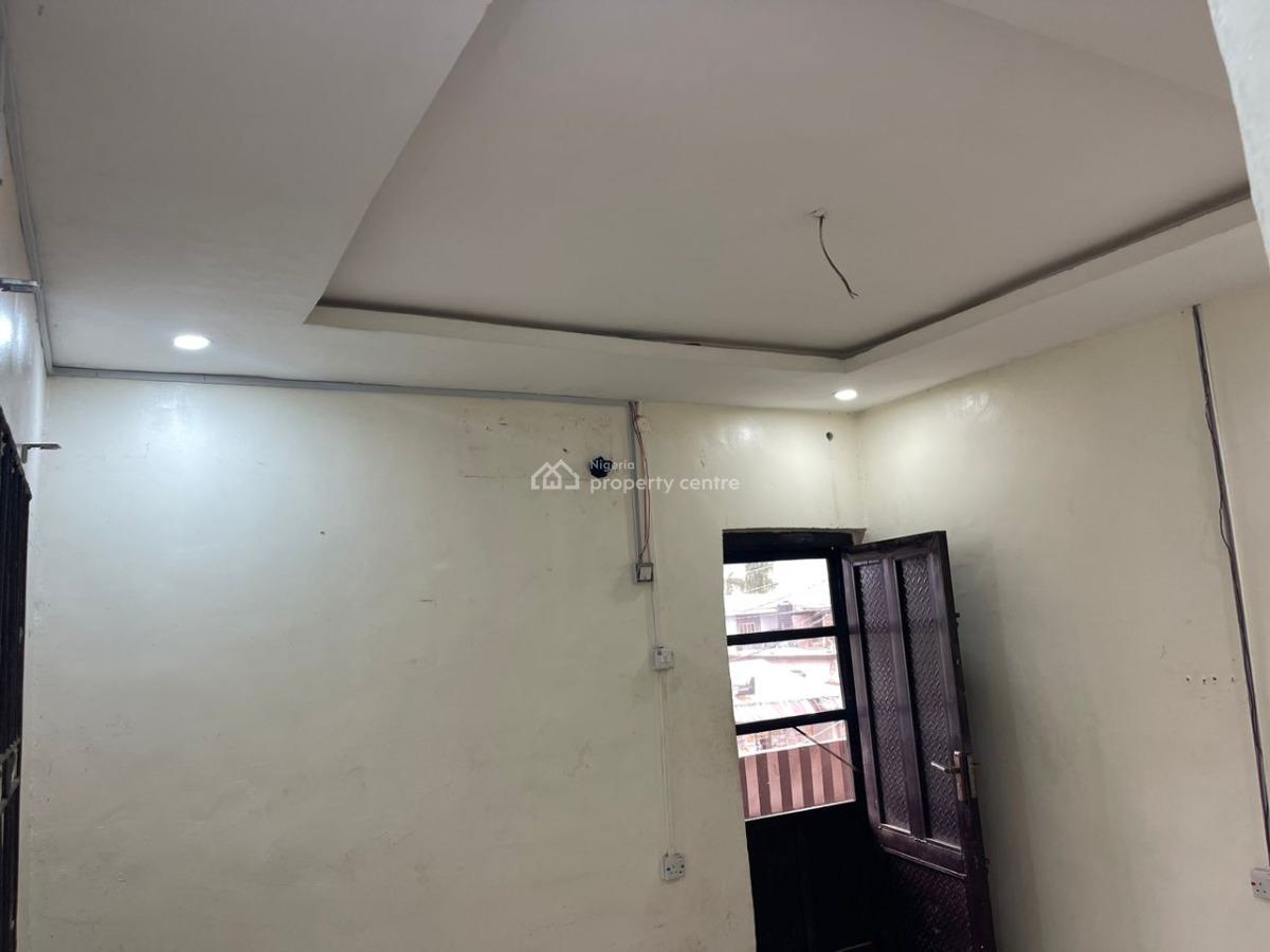 a Lovely Spacious Roomself Contain, Off Oluwadare Street, Fola Agoro, Yaba, Lagos, Self Contain (single Rooms) for Rent