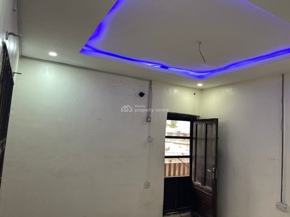 a Lovely Spacious Roomself Contain, Off Oluwadare Street, Fola Agoro, Yaba, Lagos, Self Contain (single Rooms) for Rent