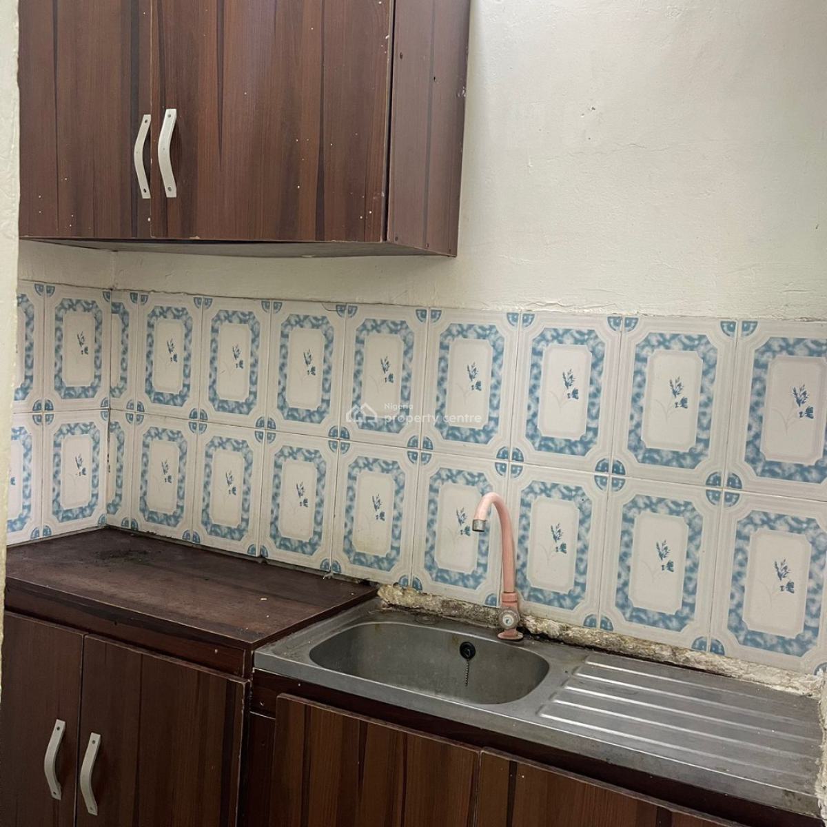 a Lovely Spacious Roomself Contain, Off Oluwadare Street, Fola Agoro, Yaba, Lagos, Self Contain (single Rooms) for Rent