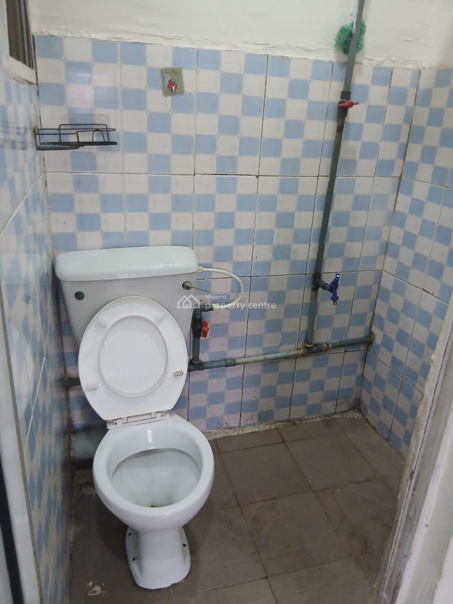 a Lovely Spacious Roomself Contain, Off Oluwadare Street, Fola Agoro, Yaba, Lagos, Self Contain (single Rooms) for Rent