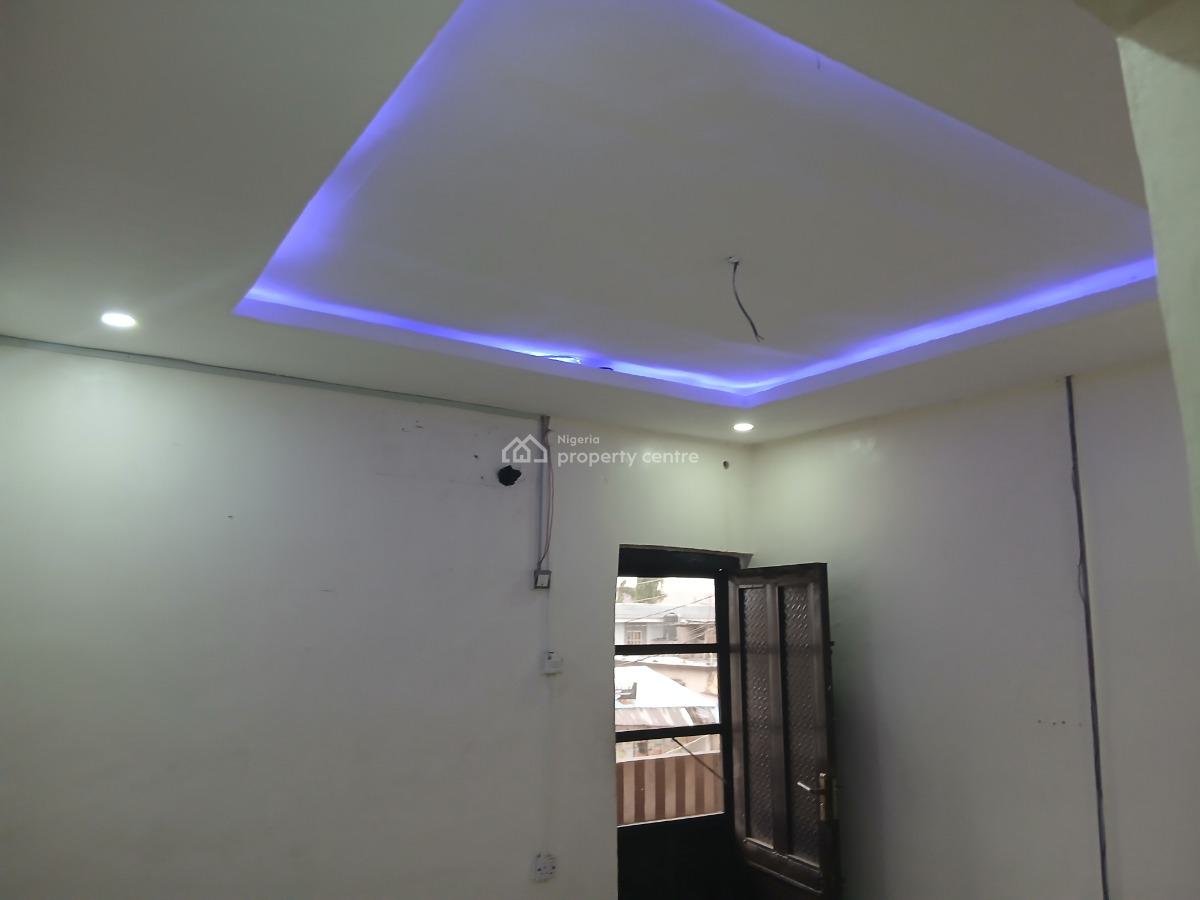 a Lovely Spacious Roomself Contain, Off Oluwadare Street, Fola Agoro, Yaba, Lagos, Self Contain (single Rooms) for Rent