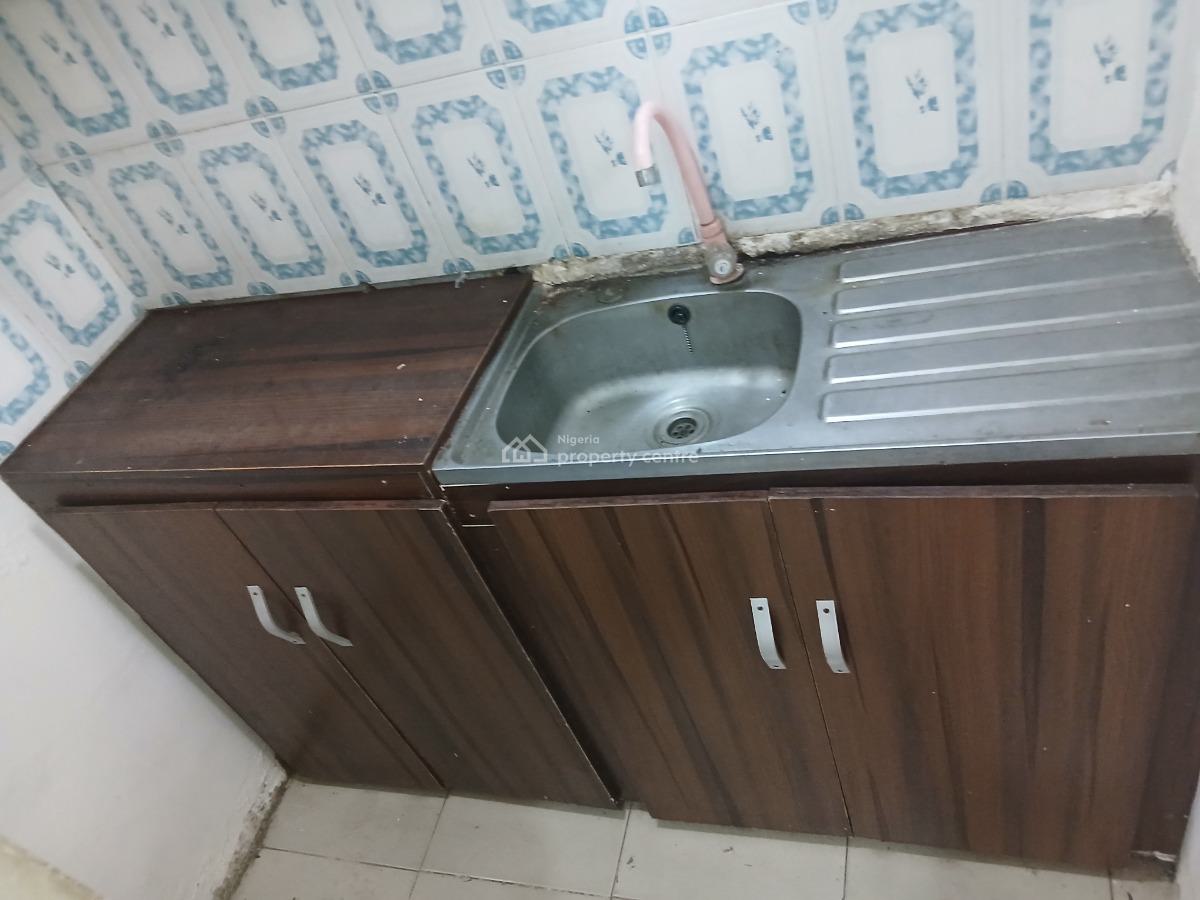 a Lovely Spacious Roomself Contain, Off Oluwadare Street, Fola Agoro, Yaba, Lagos, Self Contain (single Rooms) for Rent