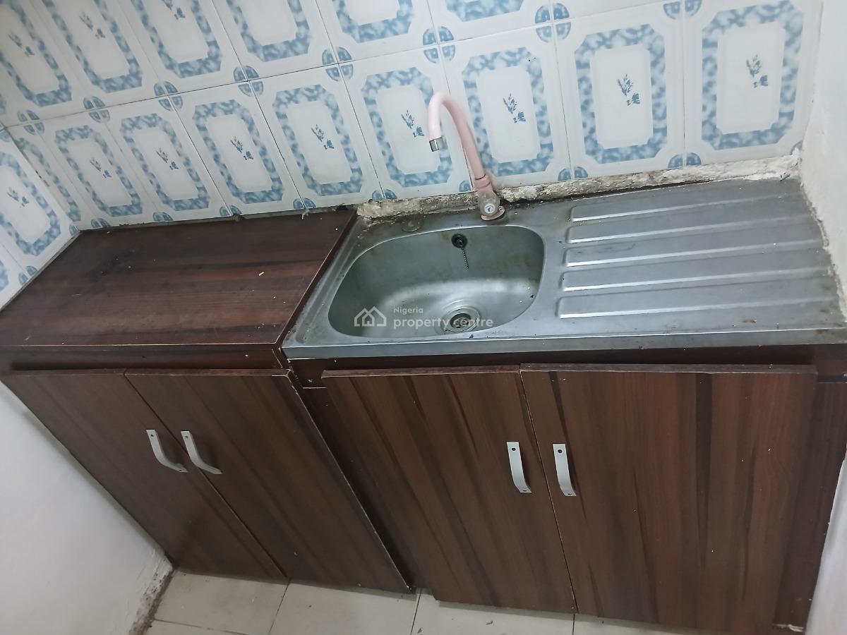 a Lovely Spacious Roomself Contain, Off Oluwadare Street, Fola Agoro, Yaba, Lagos, Self Contain (single Rooms) for Rent