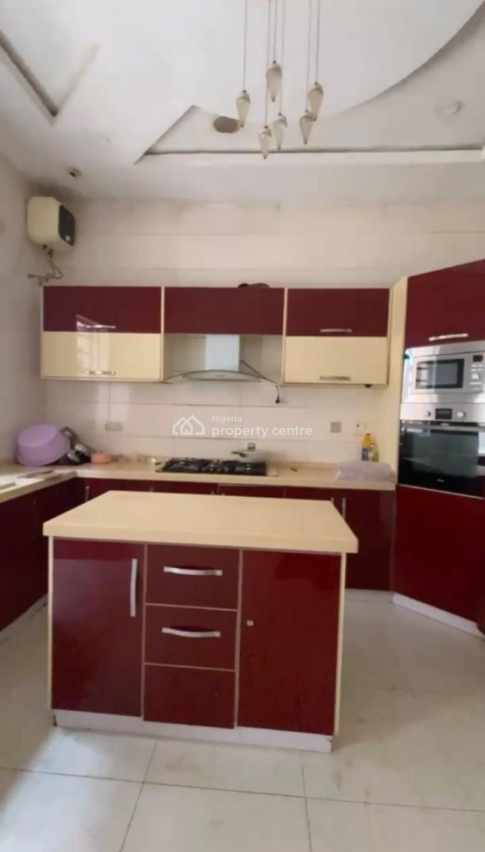 a  Shared Room Downstairs Available, Osapa, Lekki, Lagos, Flat / Apartment for Rent