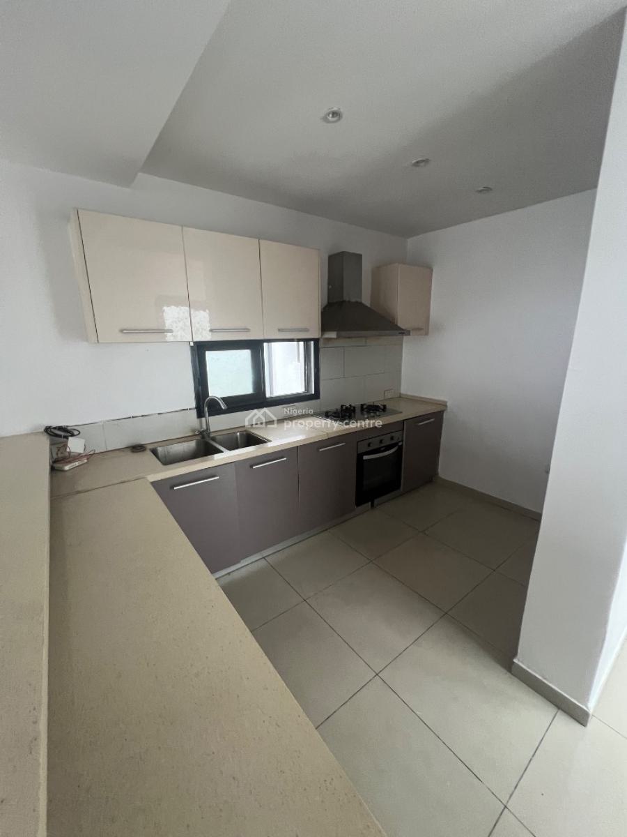 Distress 2 Bedroom at Osapa, Osapa, Lekki, Lagos, House for Sale