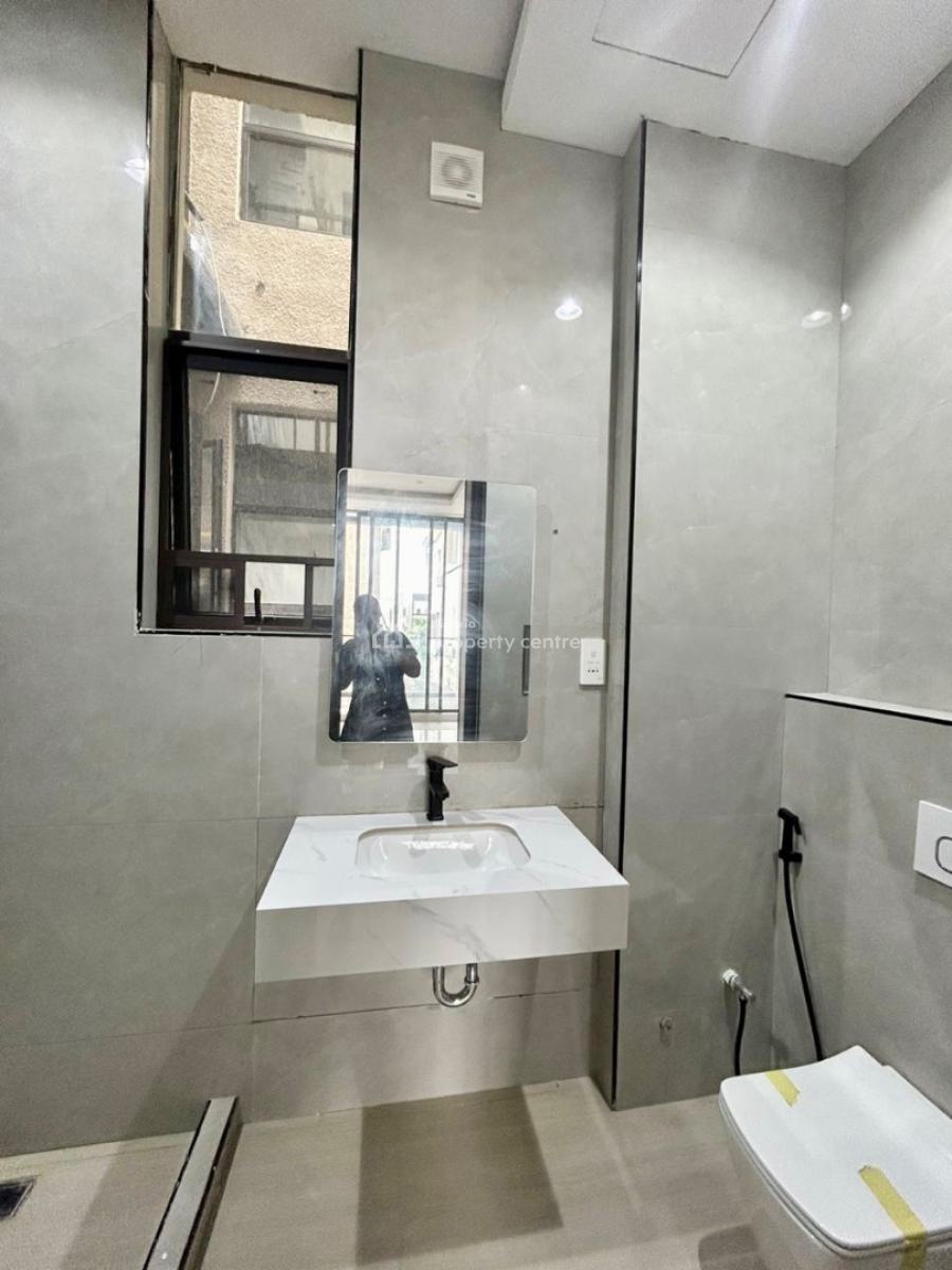 Modern 3bedroom Apartment with Pool and Gym Available at Lekki Phase 1, Lekki Phase 1, Lekki Phase 1, Lekki, Lagos, Flat / Apartment for Rent