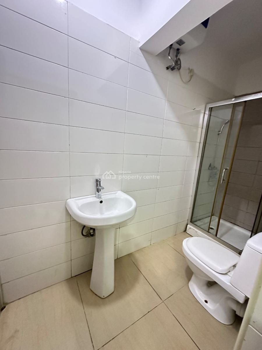 Standard Spacious 2 Bedroom Apartment, Emma Abimbola Off Fola Osibo, Lekki Phase 1, Lekki, Lagos, Flat / Apartment for Rent