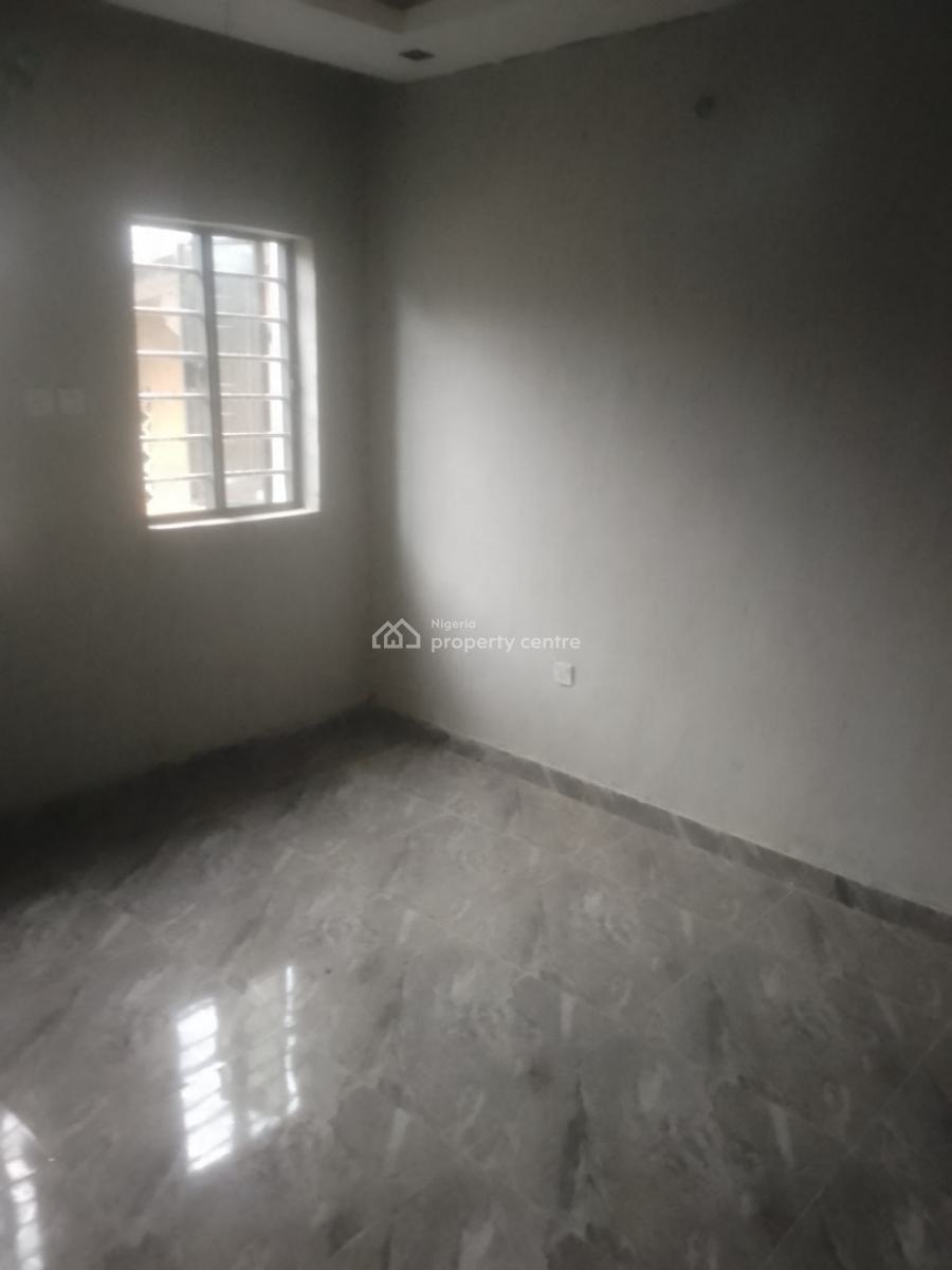 2 Bedroom Flats, Off Akobi, Surulere, Lagos, Flat / Apartment for Rent