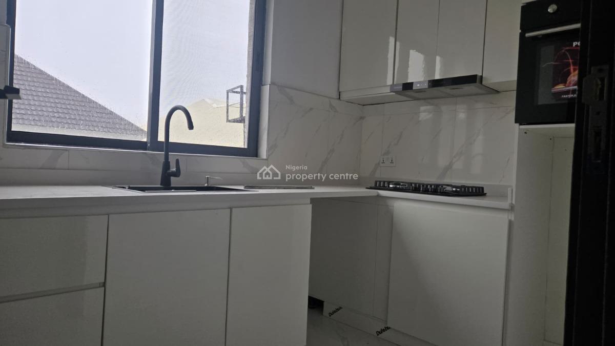 1 Bedroom, Lekki Phase 1, Lekki, Lagos, Mini Flat (room and Parlour) for Rent