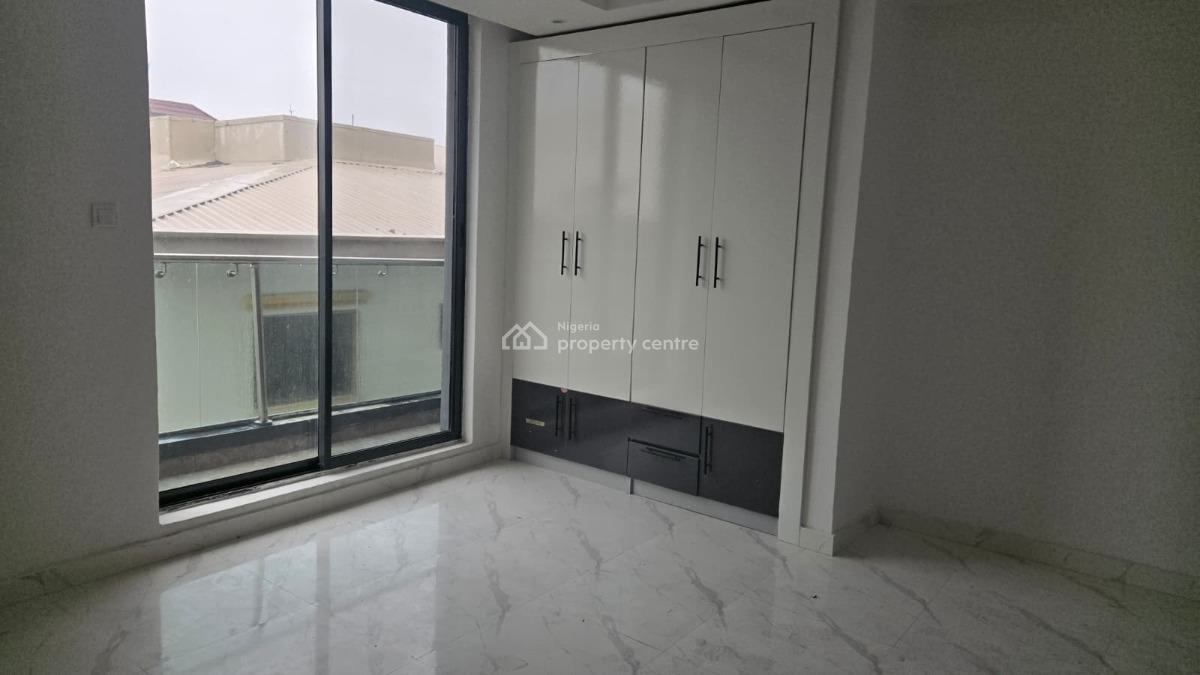 1 Bedroom, Lekki Phase 1, Lekki, Lagos, Mini Flat (room and Parlour) for Rent