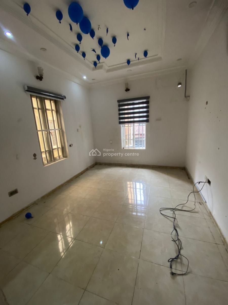 a Spacious  Room and Parlor Upstairs, Ikate Elegushi, Lekki, Lagos, Mini Flat (room and Parlour) for Rent