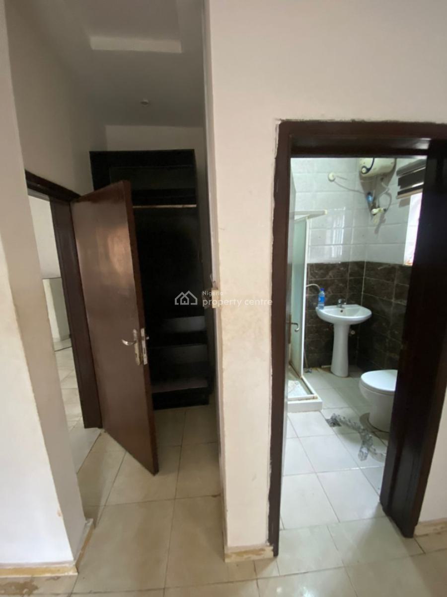 Spacious Single Room Self-contain Upstairs, Ikate Elegushi, Lekki, Lagos, Self Contain (single Rooms) for Rent