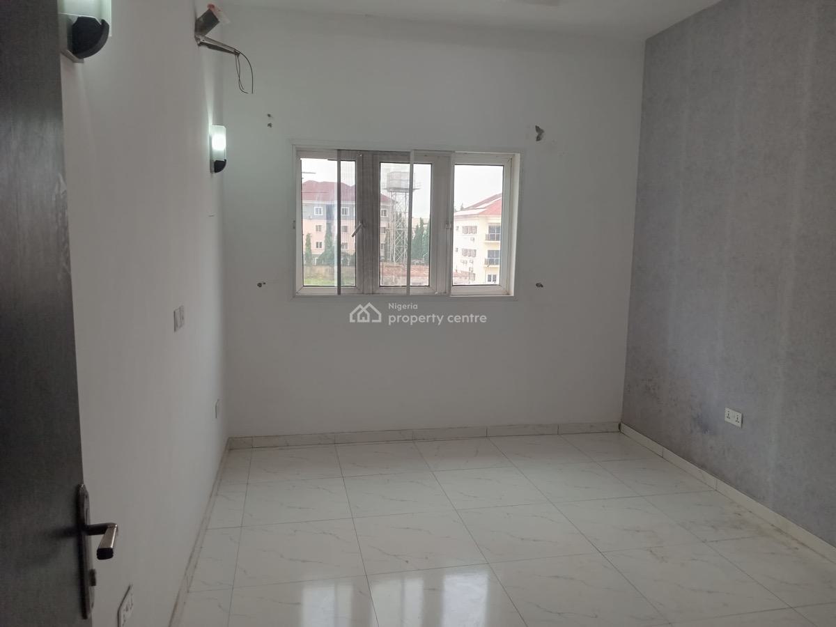 Luxury 2 Bedroom Spacious & Serviced Apartment with Bq in an Estate, Utako, Abuja, Flat / Apartment for Rent