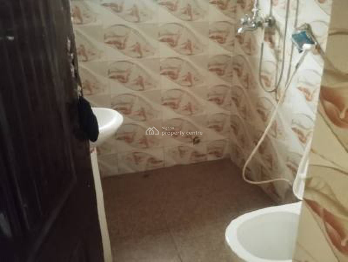 Luxury 2 Bedroom Spacious & Serviced Apartment with Bq in an Estate, Utako, Abuja, Flat / Apartment for Rent