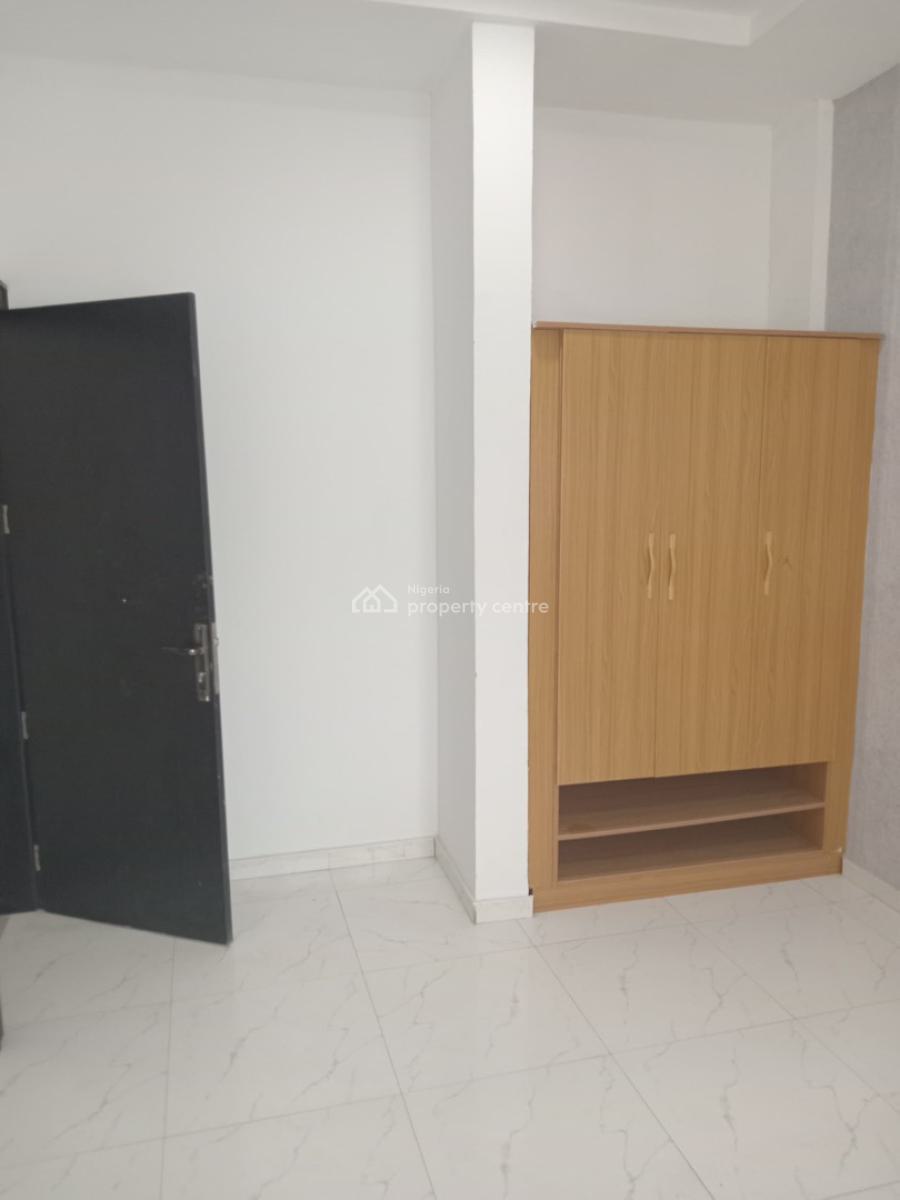 Luxury 2 Bedroom Spacious & Serviced Apartment with Bq in an Estate, Utako, Abuja, Flat / Apartment for Rent