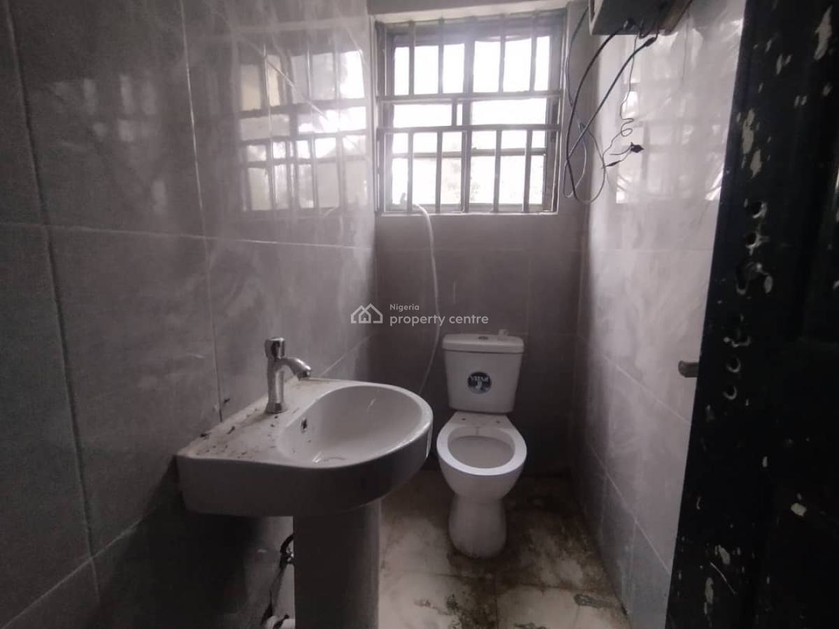 Nice 2 Bedrooms Flat, Area 2, Garki, Abuja, Flat / Apartment for Rent