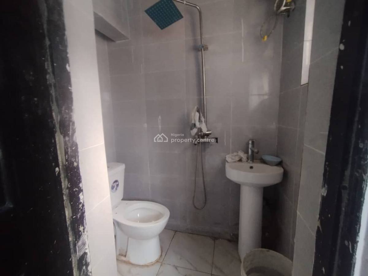 Nice 2 Bedrooms Flat, Area 2, Garki, Abuja, Flat / Apartment for Rent